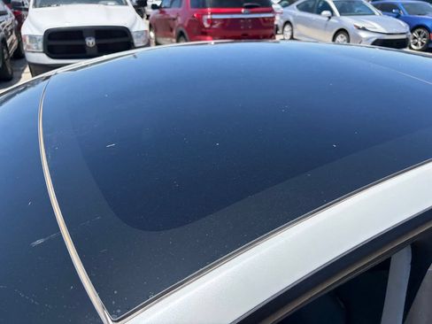 Used 2021 Tesla Model 3 Standard Range Plus RWD image 5