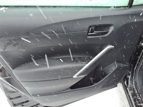 Certified 2022 Toyota Corolla Cross LE image 12