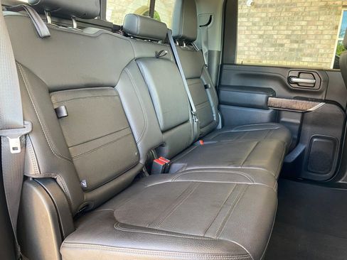 Used 2022 GMC Sierra 2500 Denali w/ Denali Black Diamond Edition image 19