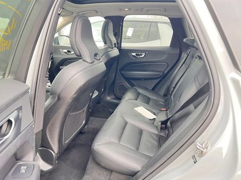 Used 2024 Volvo XC60 B5 Plus image 10