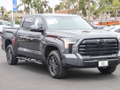 Used 2025 Toyota Tundra SR5 w/ SR5 Convenience Package AWD/4WD image 3