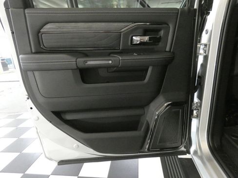 New 2026 RAM 3500 Limited AWD/4WD image 31