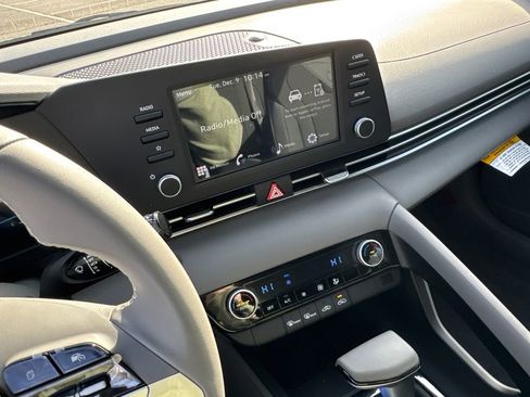 New 2026 Hyundai Elantra Sport FWD image 18