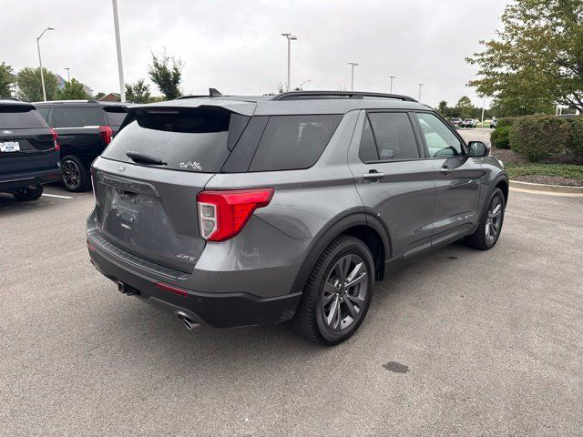 Used 2021 Ford Explorer XLT w/ Equipment Group 202A AWD/4WD image 7