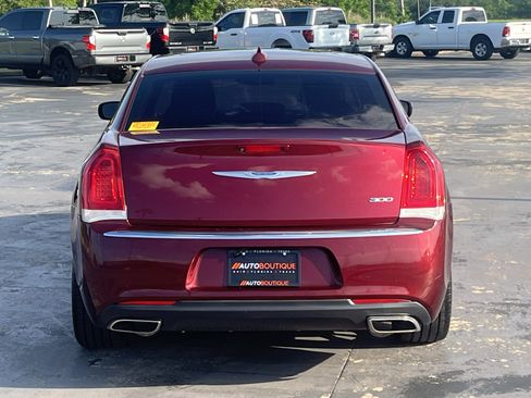 Used 2020 Chrysler 300 Limited RWD image 7