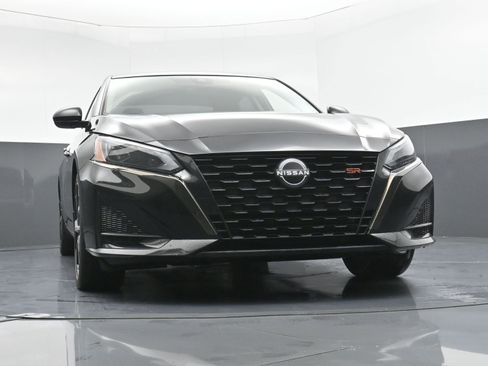 Used 2023 Nissan Altima 2.5 SR image 21