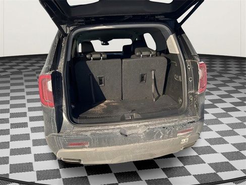 Used 2023 GMC Acadia SLT image 7