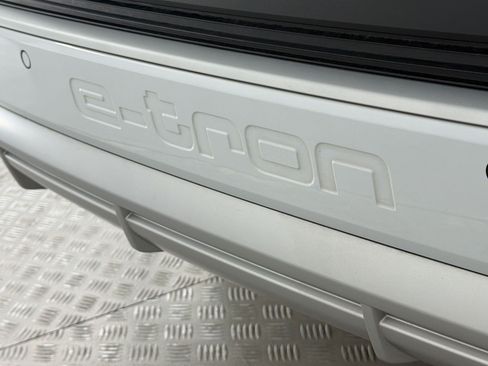 Used 2023 Audi Q4 e-tron Premium Plus w/ Premium Plus AWD/4WD image 36