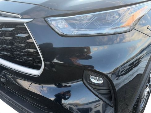 Used 2021 Toyota Highlander XLE image 38
