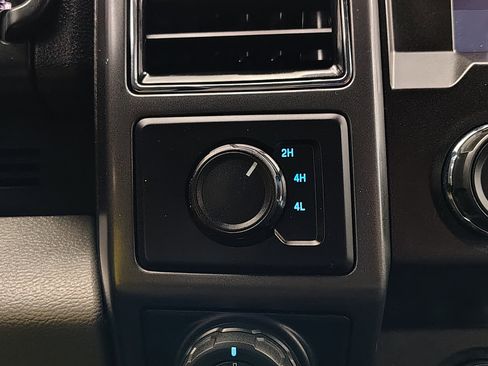 Used 2019 Ford F150 XLT w/ XTR Package image 38