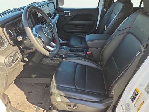 Used 2024 Jeep Wrangler Sahara w/ Technology Group image 15