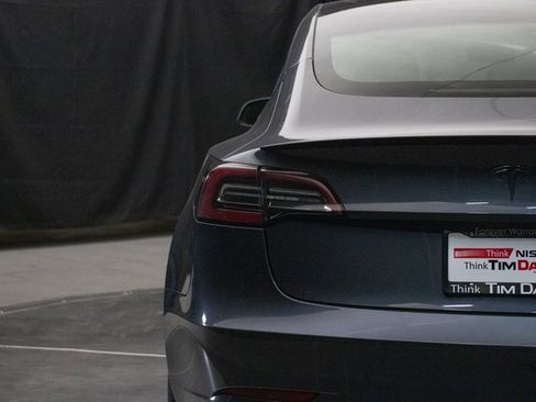 Used 2021 Tesla Model 3 Performance image 11