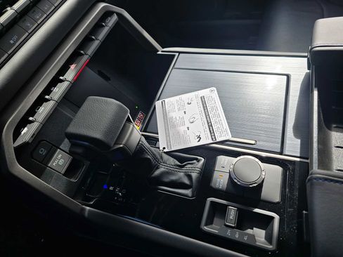 New 2026 Toyota Tundra Platinum AWD/4WD image 29