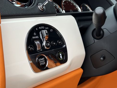 Used 2022 Rolls-Royce Cullinan image 35