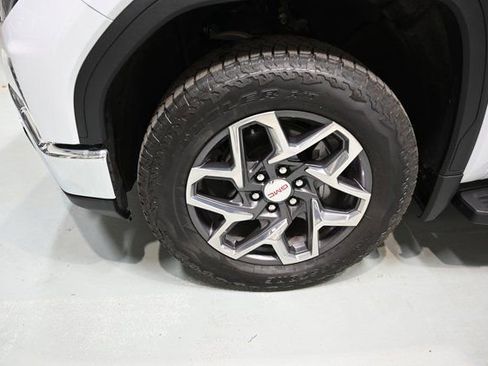 New 2026 GMC Sierra 1500 SLT w/ SLT Premium Plus Package image 32