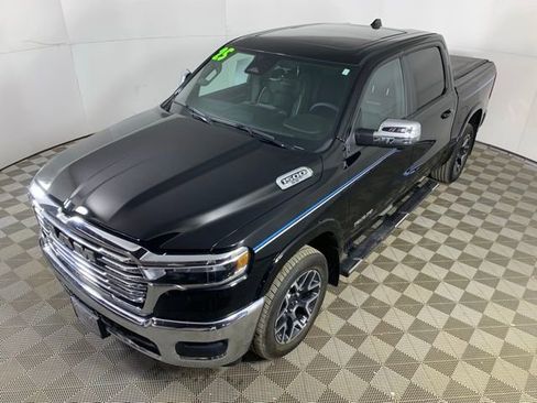 Used 2025 RAM 1500 Laramie AWD/4WD image 10