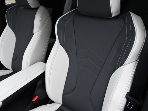 New 2026 BMW X1 xDrive28i w/ Convenience Package image 10