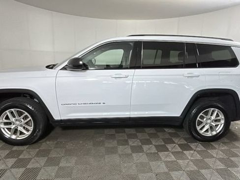 Used 2023 Jeep Grand Cherokee L Laredo w/ Luxury Tech Group I AWD/4WD image 5