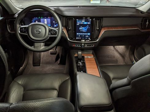 Certified 2024 Volvo V60 B5 Cross Country Plus image 12