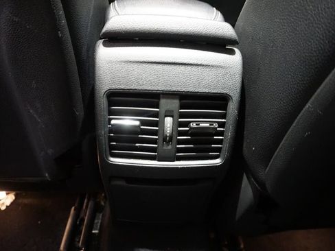 Used 2015 Mercedes-Benz GLA 250 4MATIC image 33