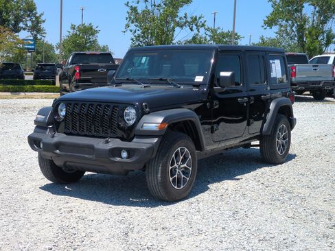 Used 2024 Jeep Wrangler Unlimited Sport AWD/4WD image 5