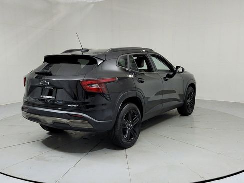Used 2025 Chevrolet Trax ACTIV w/ Driver Confidence Package FWD image 5