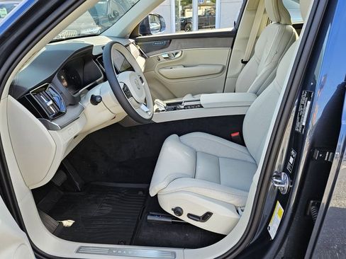 New 2026 Volvo XC90 B6 Ultra w/ Protection Package AWD/4WD image 2
