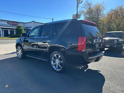 Used 2009 Cadillac Escalade Standard image 5