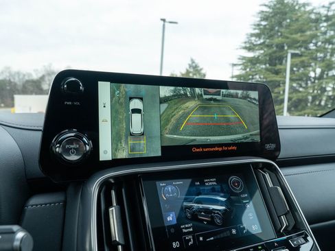 Used 2025 Lexus LX 700h Overtrail image 24