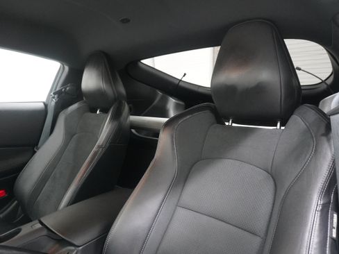 Used 2023 Nissan Z w/ Floor Mat Package (L93) RWD image 12