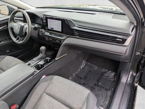 Used 2025 Toyota Camry LE image 26