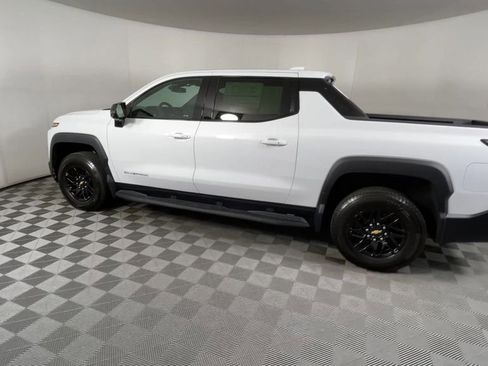 New 2025 Chevrolet Silverado EV LT image 9