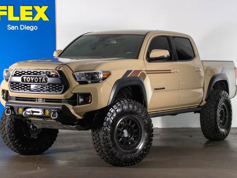 Used 2019 Toyota Tacoma TRD Off-Road AWD/4WD image 1
