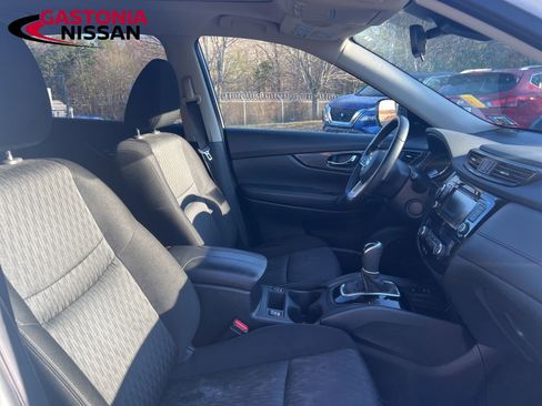 Used 2020 Nissan Rogue SV w/ Sun & Sound Touring Package image 40