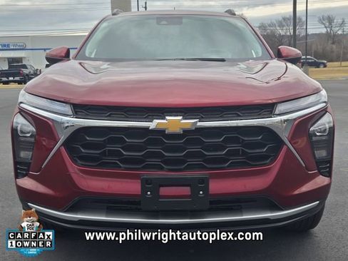 Used 2025 Chevrolet Trax LT w/ LT Convenience Package image 8