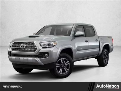 Used 2017 Toyota Tacoma TRD Sport w/ Tow Package (A/T)
