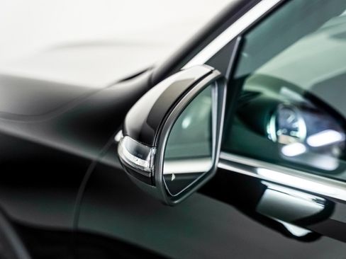 New 2025 Mercedes-Benz GLB 250 250 4MATIC image 25