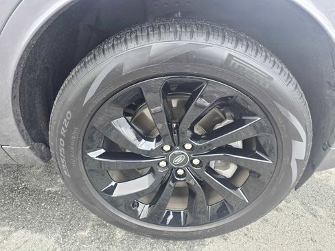 Used 2025 Land Rover Discovery Sport S image 9