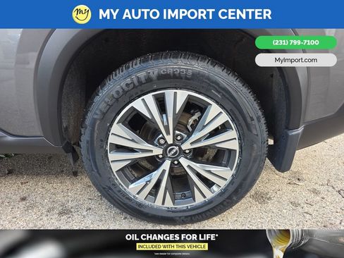 Used 2023 Nissan Rogue SV AWD/4WD image 30