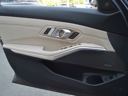 Used 2019 BMW 330i Sedan w/ Premium Package image 13