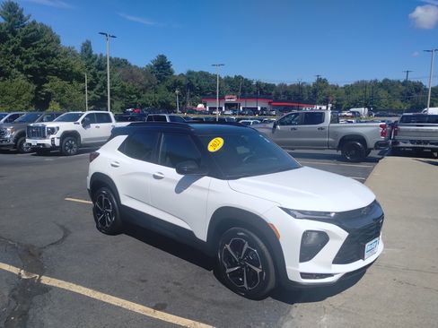 Used 2023 Chevrolet TrailBlazer RS w/ Convenience Package image 1