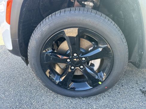 New 2026 Jeep Grand Cherokee L Limited AWD/4WD image 33