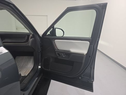 Used 2022 Rivian R1T Adventure AWD/4WD image 18