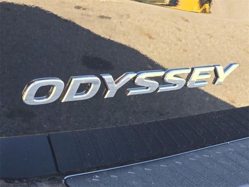 New 2026 Honda Odyssey Touring image 14