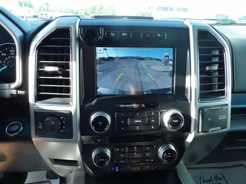Used 2018 Ford F150 Lariat w/ Equipment Group 502A Luxury AWD/4WD image 16
