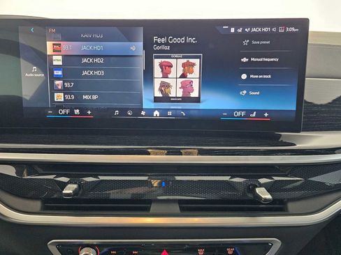 Used 2024 BMW X5 xDrive40i w/ M Sport Package image 25