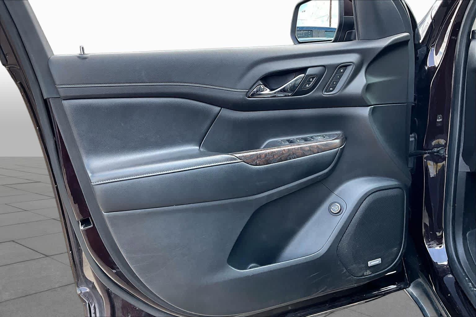 Used 2020 GMC Acadia Denali AWD/4WD image 21
