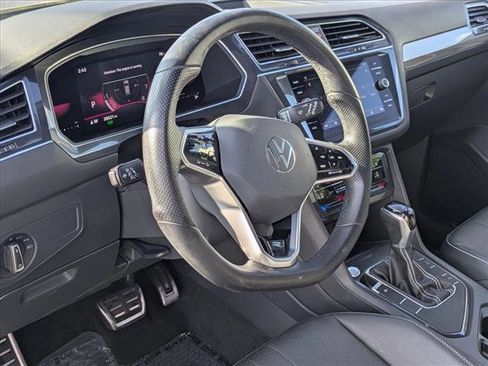 Used 2023 Volkswagen Tiguan SE R-Line image 9