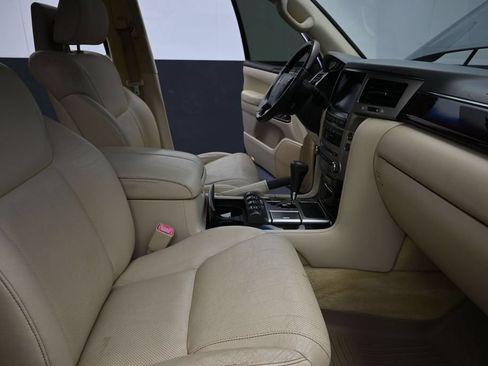 Used 2015 Lexus LX 570 4WD image 28