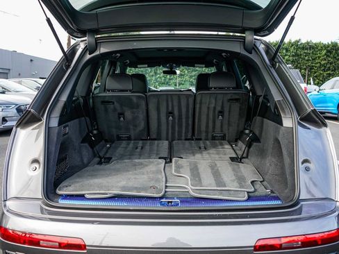 Used 2025 Audi Q7 Premium w/ Convenience Package image 27
